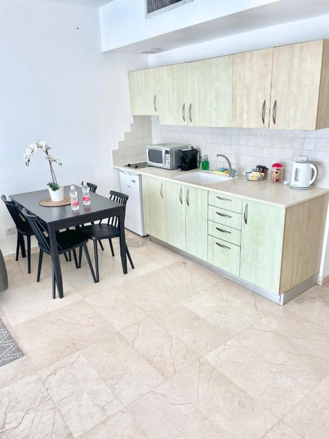 Oceanus Apartment Hotel Herzelia Kültér fotó