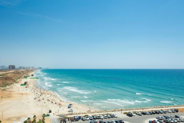 Oceanus Apartment Hotel Herzelia Kültér fotó
