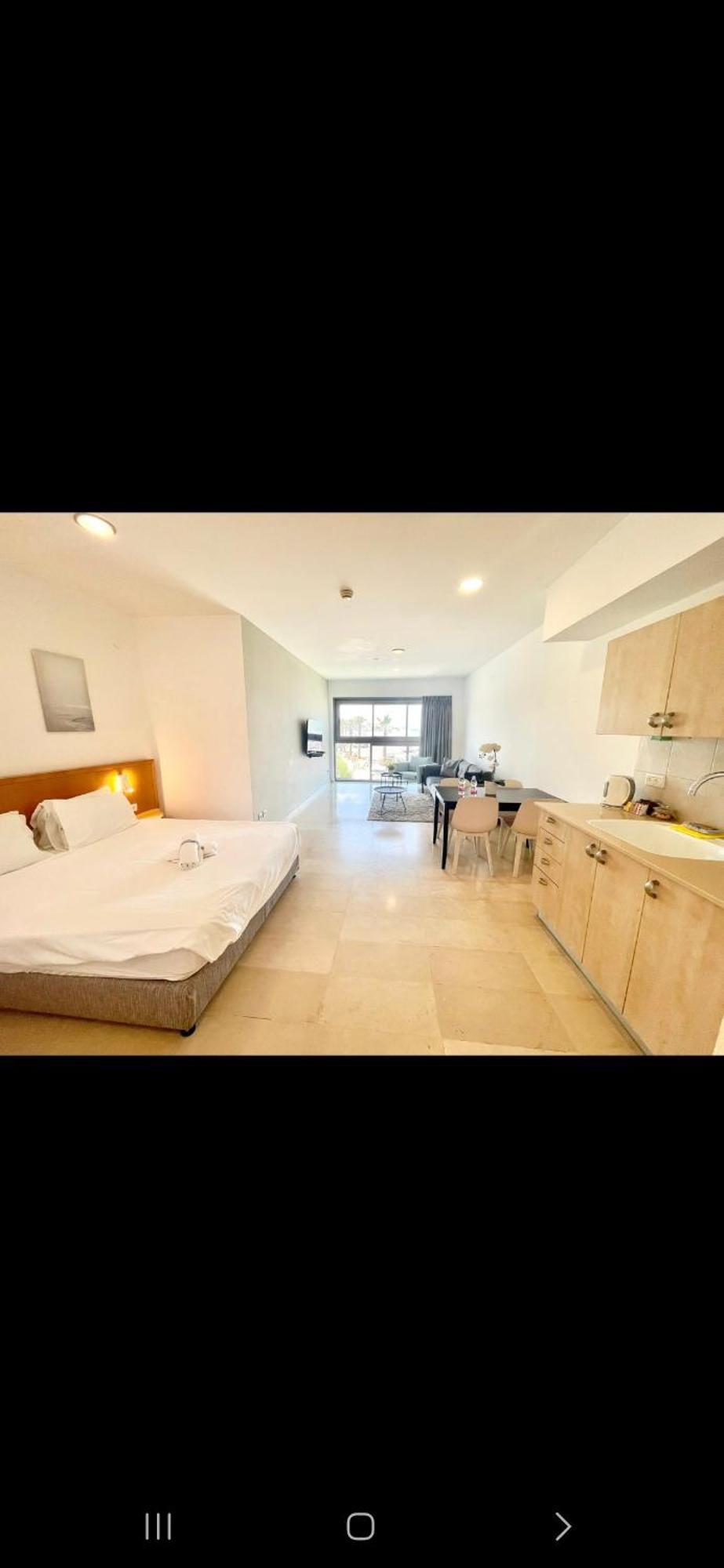 Oceanus Apartment Hotel Herzelia Kültér fotó